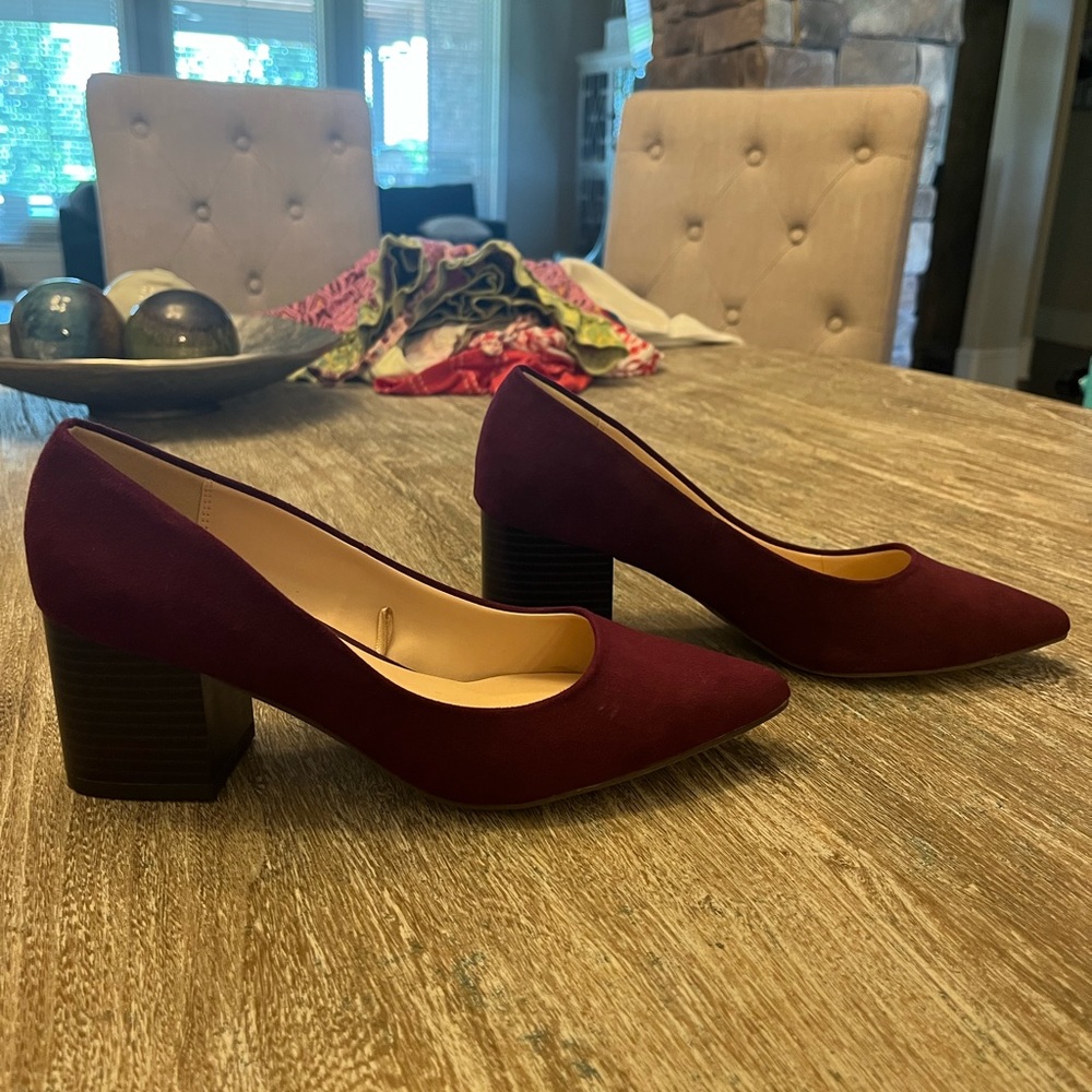 Ann Taylor Womens Dark Purple Heels